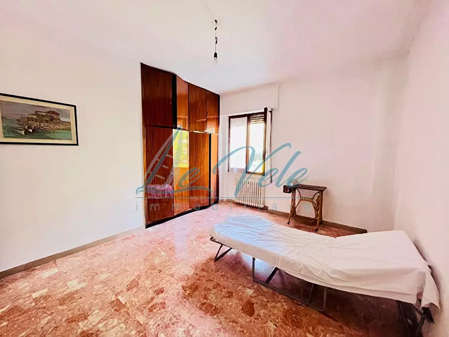 Immagine 8 di Appartamento in vendita  a Massa