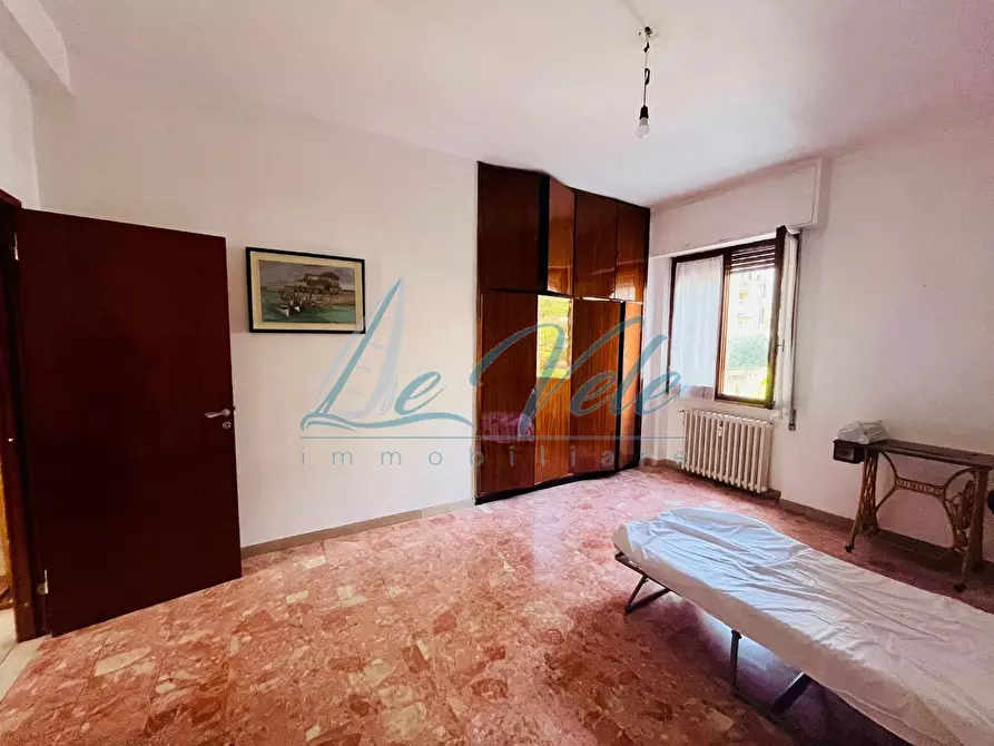 Immagine 5 di Appartamento in vendita  a Massa