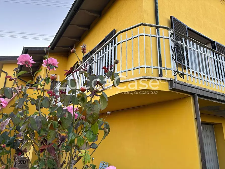 Immagine 2 di Casa bifamiliare in vendita  a Altopascio