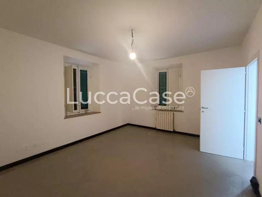 Immagine 4 di Ufficio in affitto  a Lucca