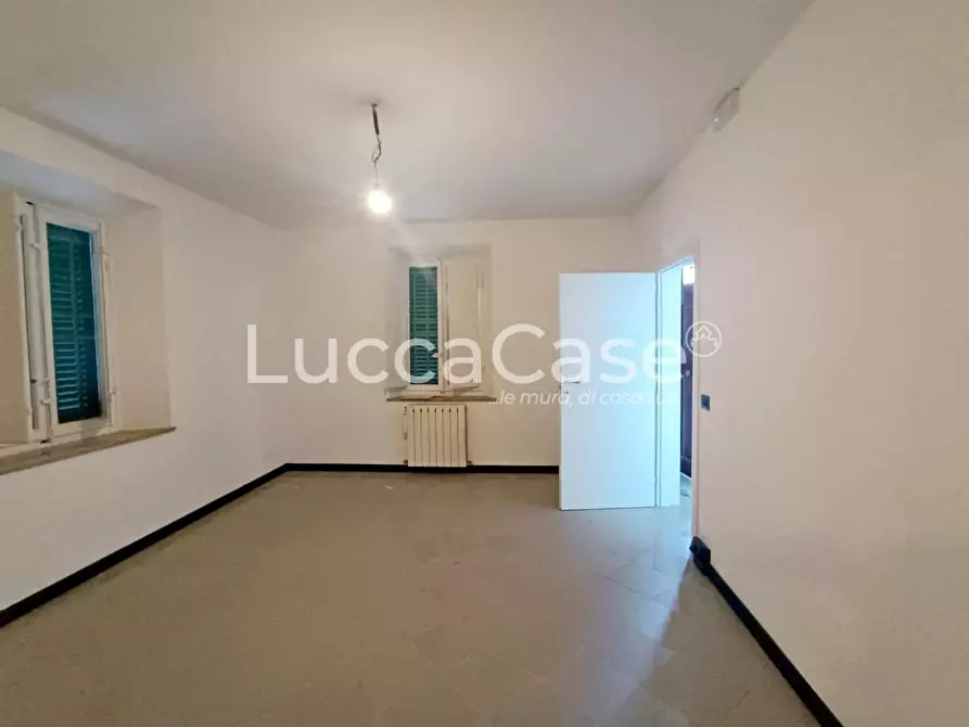 Immagine 6 di Ufficio in affitto  a Lucca