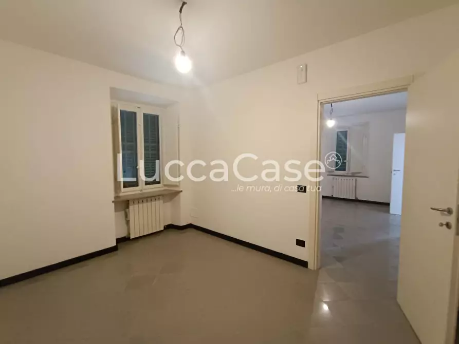 Immagine 5 di Ufficio in affitto  a Lucca