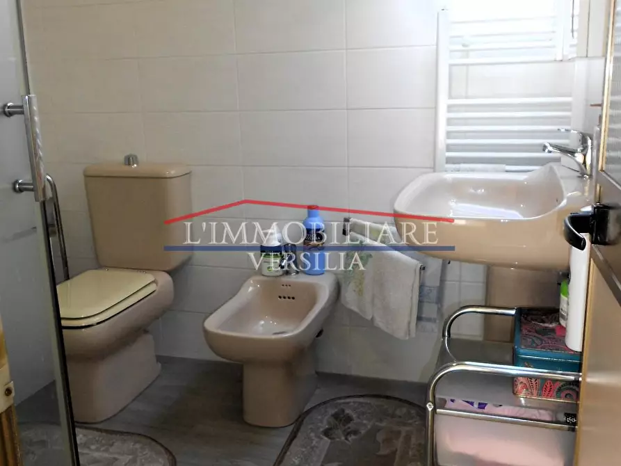 Immagine 33 di Casa indipendente in vendita  a Montignoso