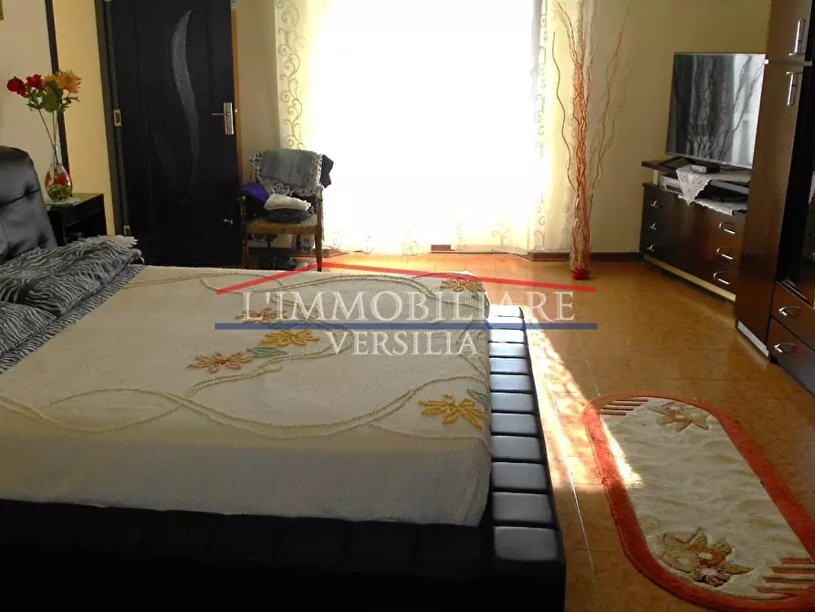 Immagine 35 di Casa indipendente in vendita  a Montignoso