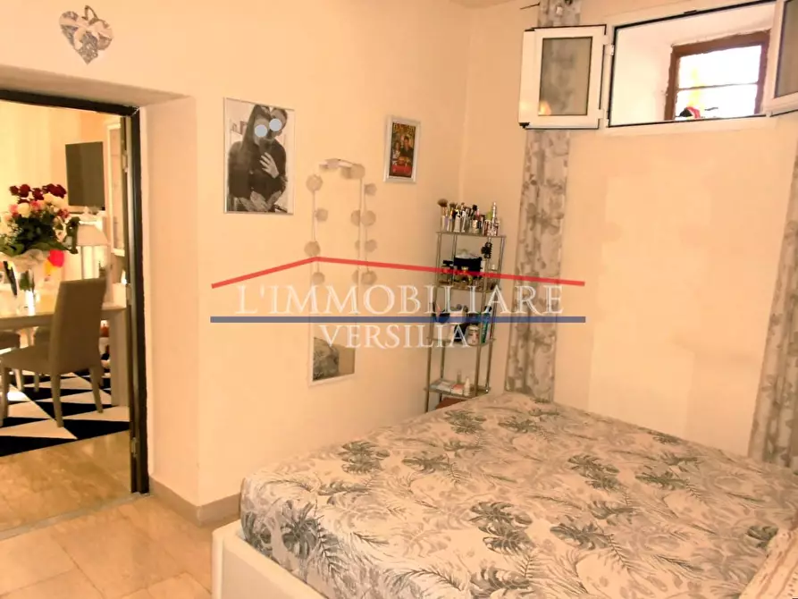 Immagine 17 di Casa indipendente in vendita  a Montignoso