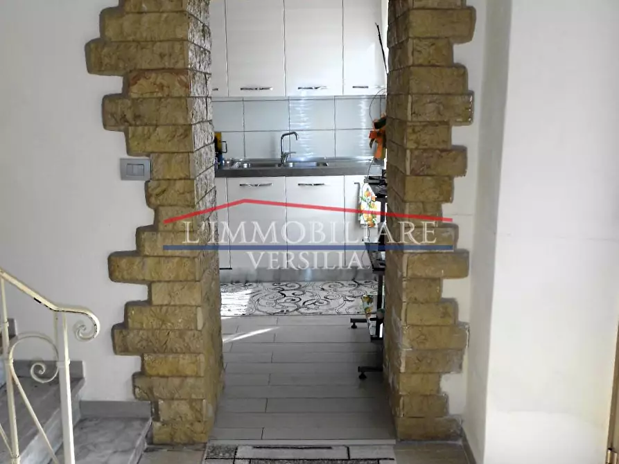 Immagine 8 di Casa indipendente in vendita  a Montignoso