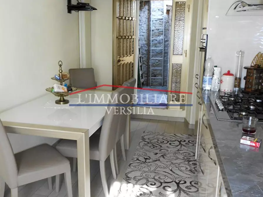 Immagine 9 di Casa indipendente in vendita  a Montignoso