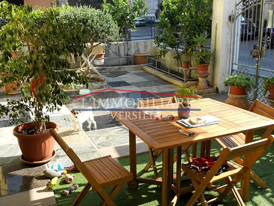 Immagine 45 di Casa indipendente in vendita  a Montignoso