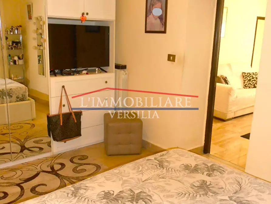 Immagine 42 di Casa indipendente in vendita  a Montignoso