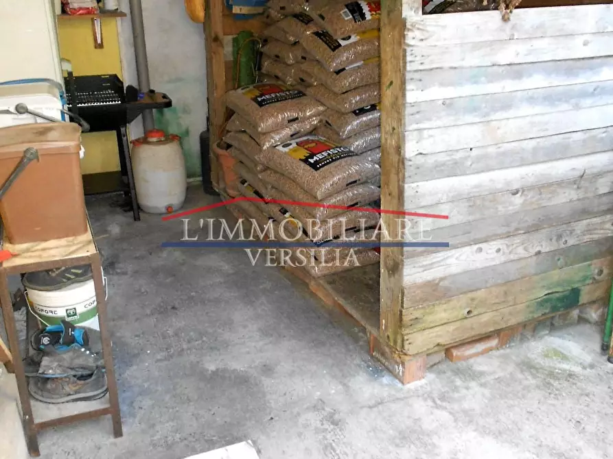 Immagine 43 di Casa indipendente in vendita  a Montignoso