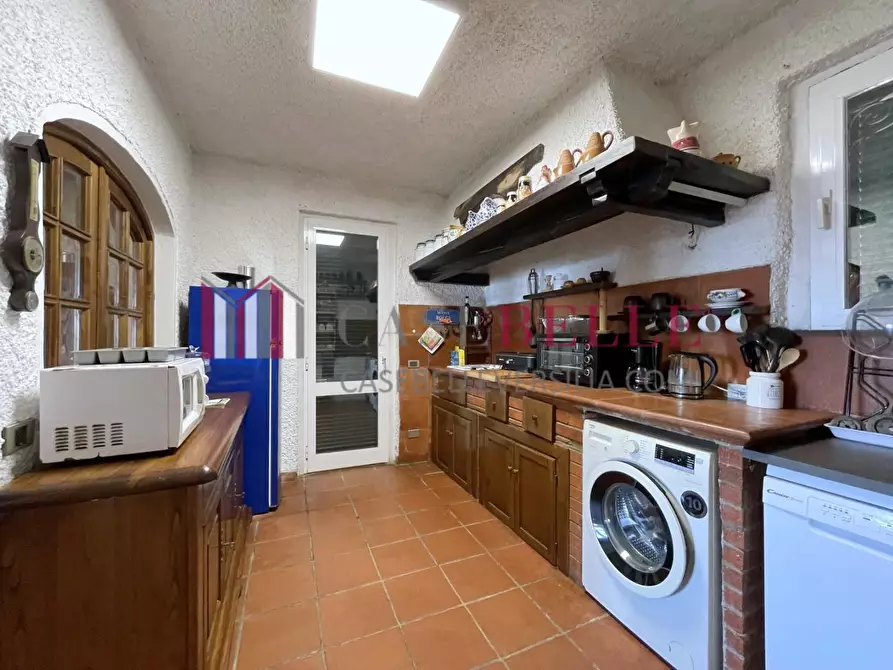 Immagine 18 di Villa in vendita  a Camaiore