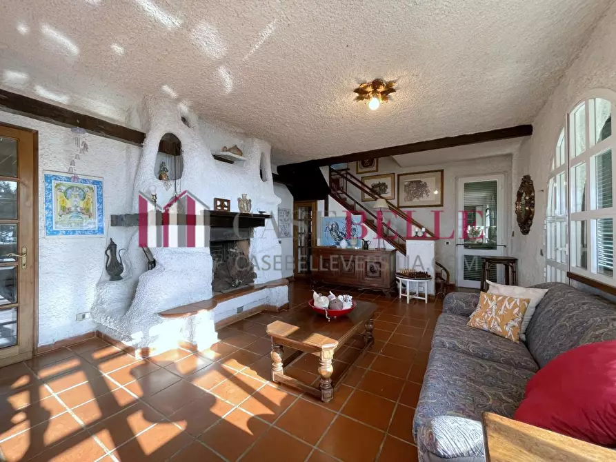 Immagine 12 di Villa in vendita  a Camaiore