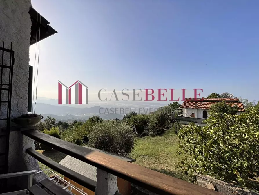 Immagine 7 di Villa in vendita  a Camaiore