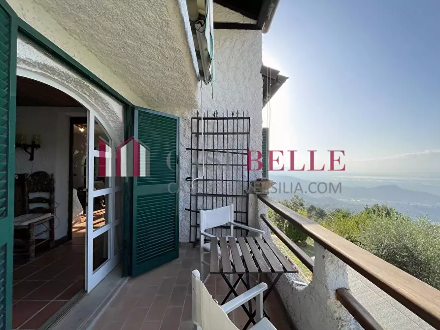 Immagine 6 di Villa in vendita  a Camaiore