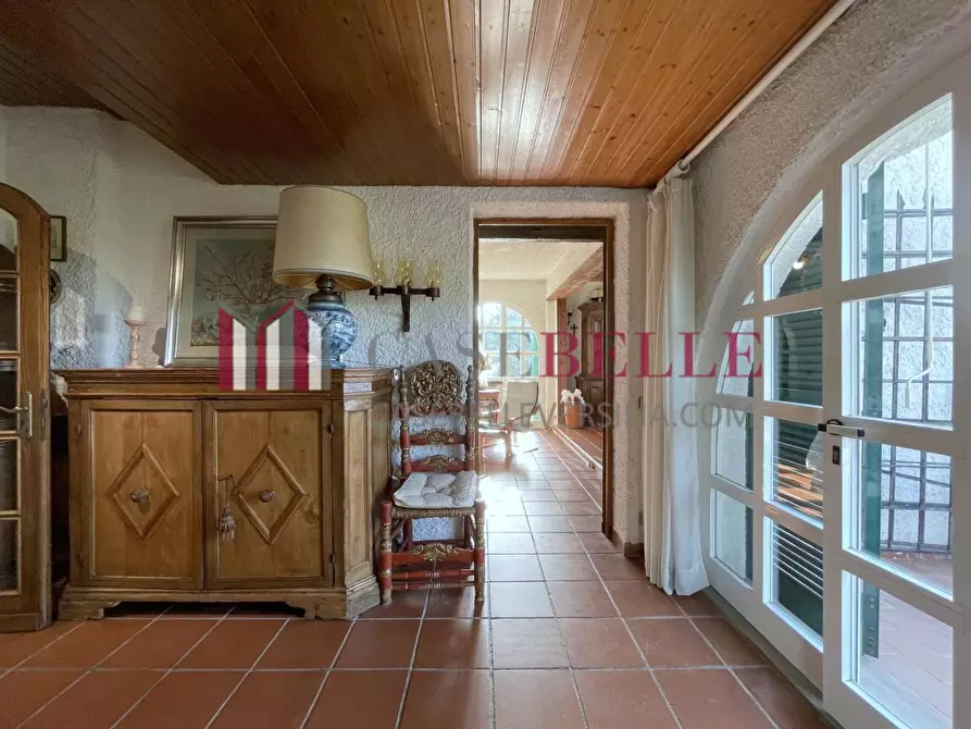 Immagine 5 di Villa in vendita  a Camaiore