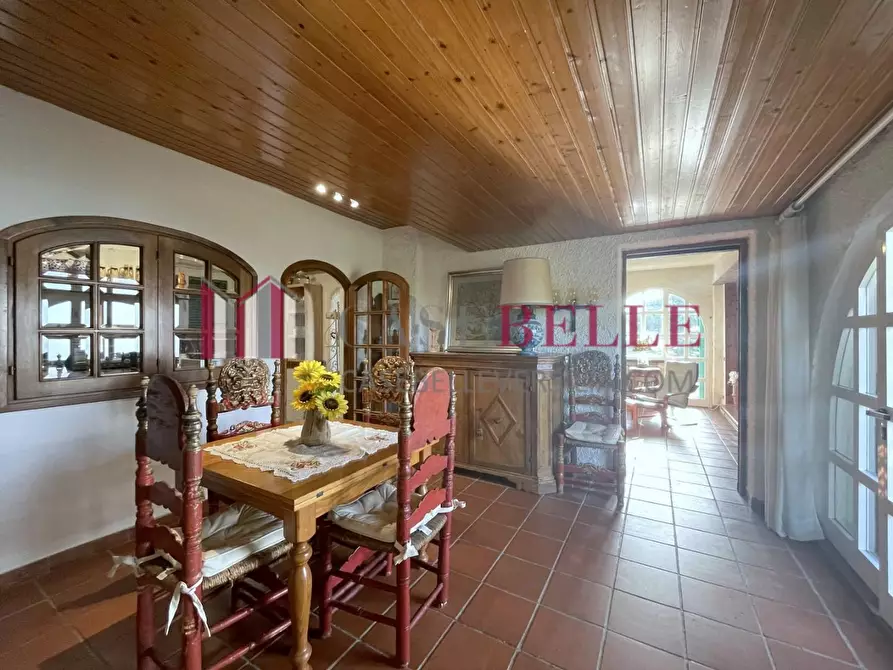 Immagine 3 di Villa in vendita  a Camaiore