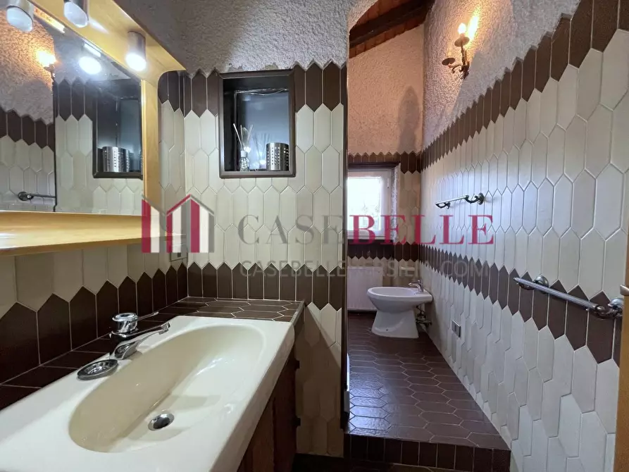 Immagine 42 di Villa in vendita  a Camaiore