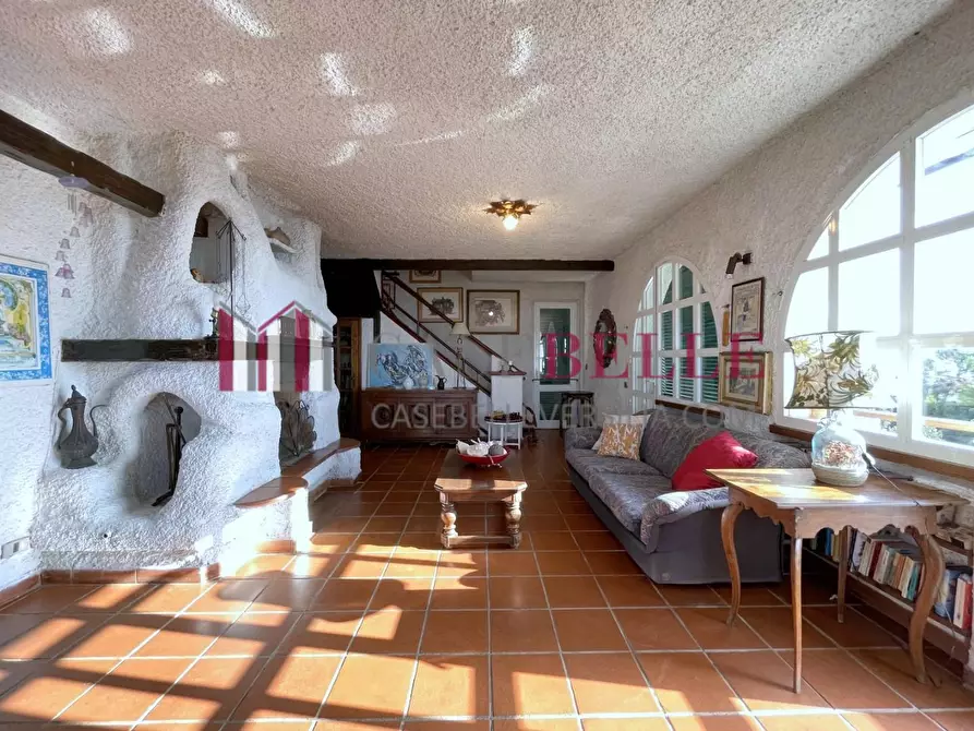 Immagine 10 di Villa in vendita  a Camaiore