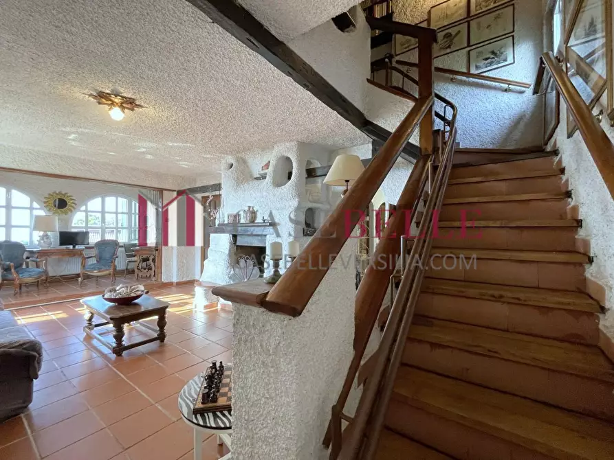 Immagine 23 di Villa in vendita  a Camaiore