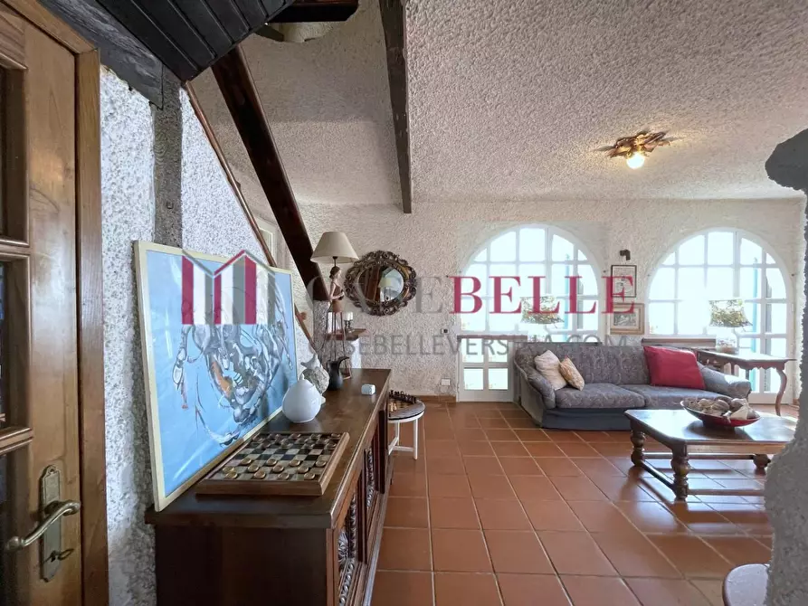 Immagine 21 di Villa in vendita  a Camaiore