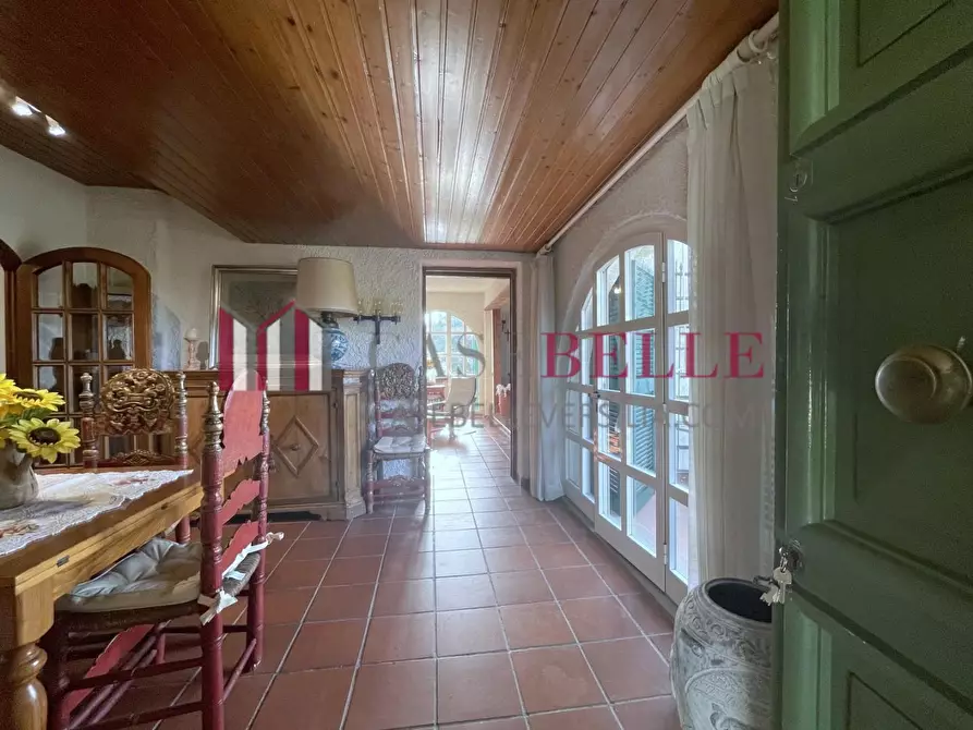 Immagine 2 di Villa in vendita  a Camaiore