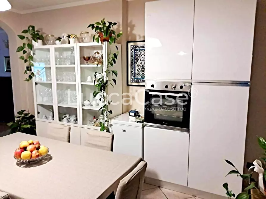 Immagine 7 di Villa in vendita  a Lucca