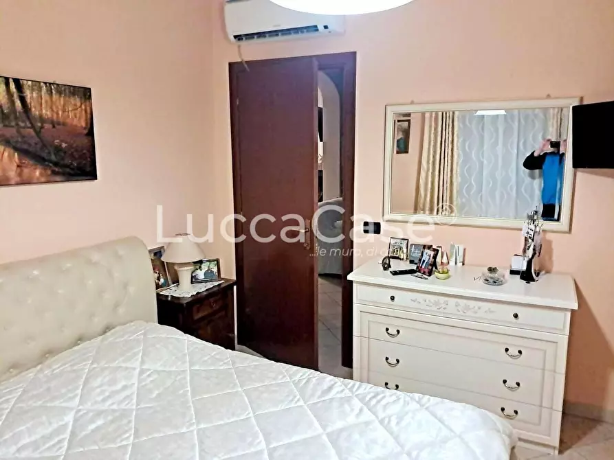 Immagine 10 di Villa in vendita  a Lucca