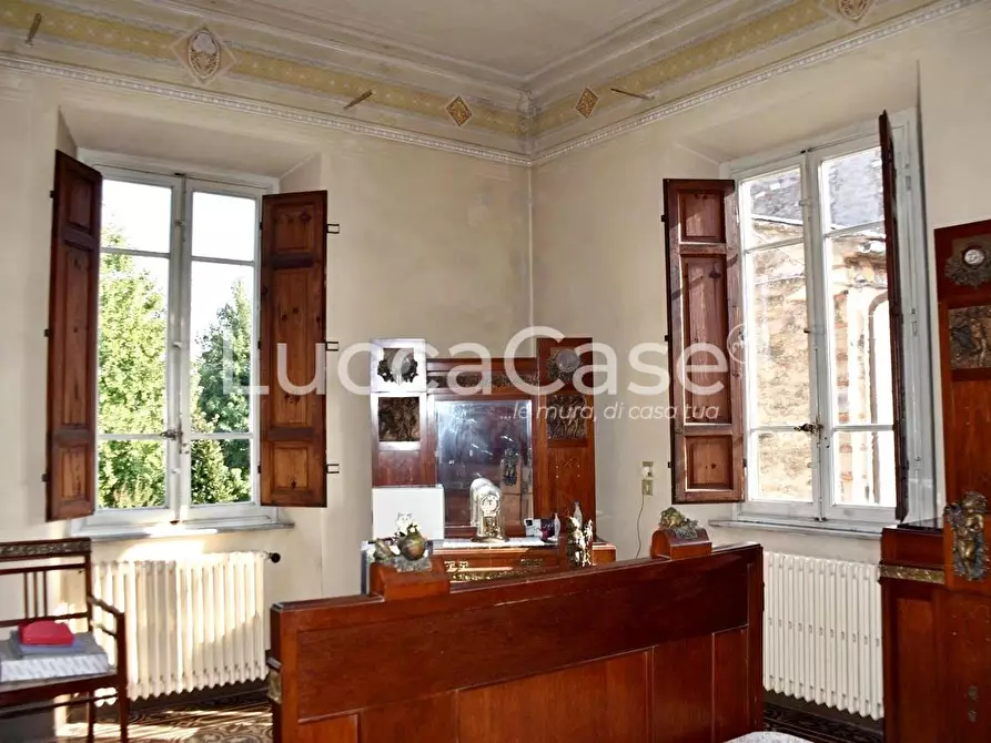 Immagine 13 di Villa in vendita  a Capannori