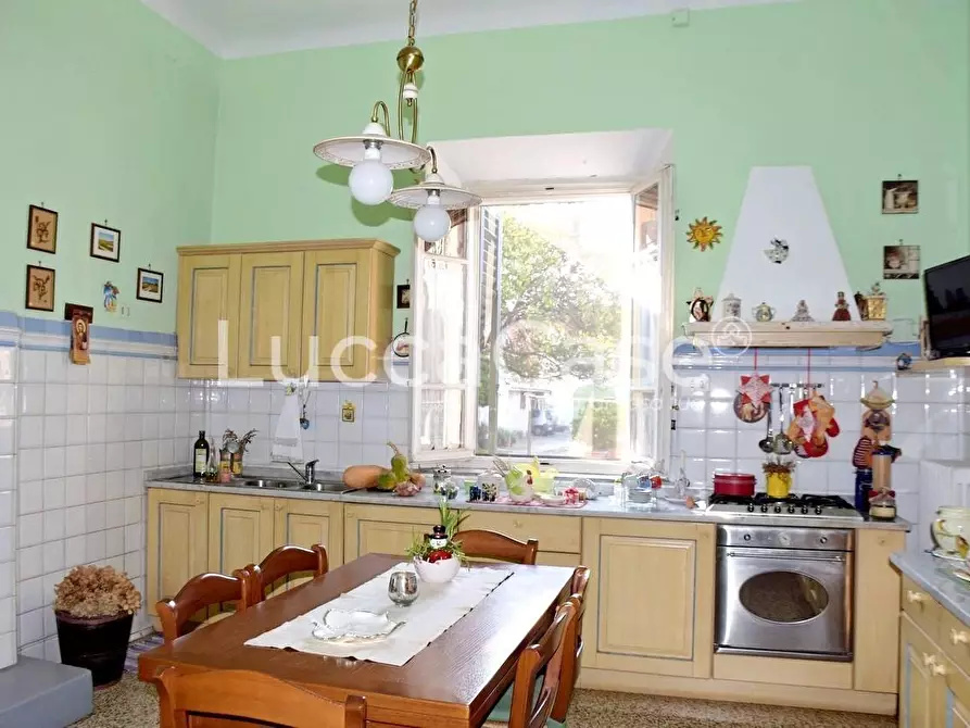 Immagine 6 di Villa in vendita  a Capannori