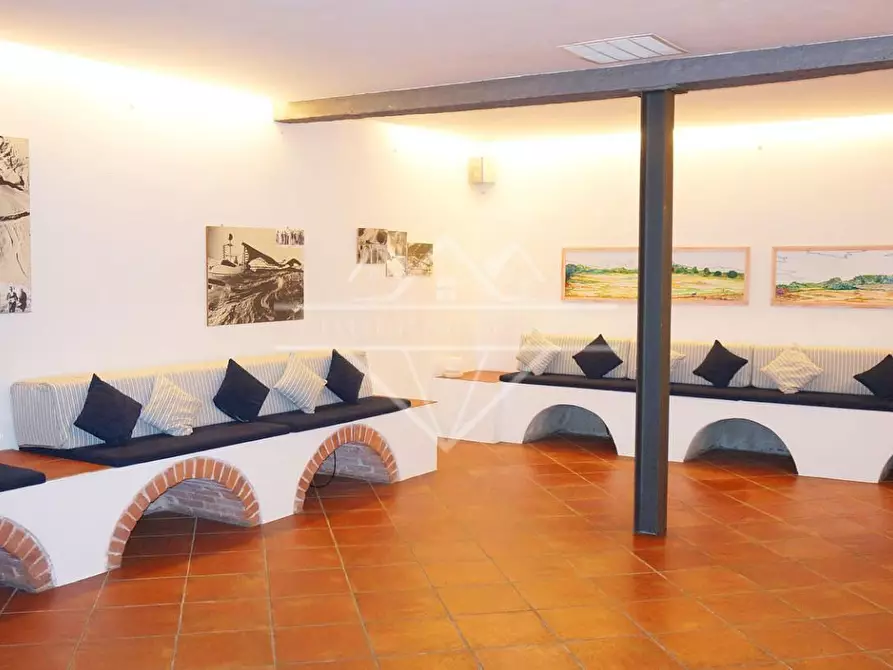 Immagine 19 di Villa in vendita  a Carrara