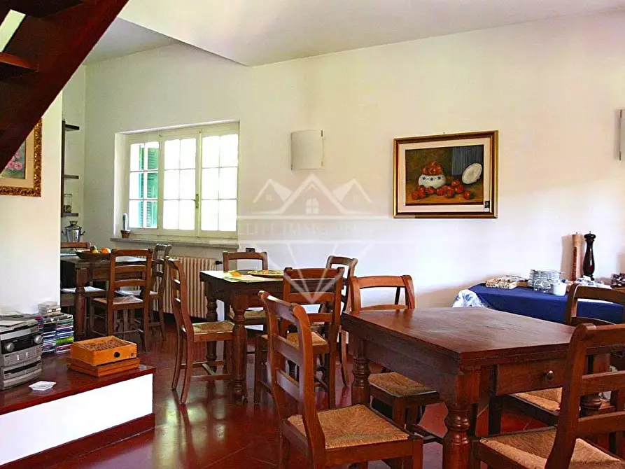Immagine 9 di Villa in vendita  a Carrara
