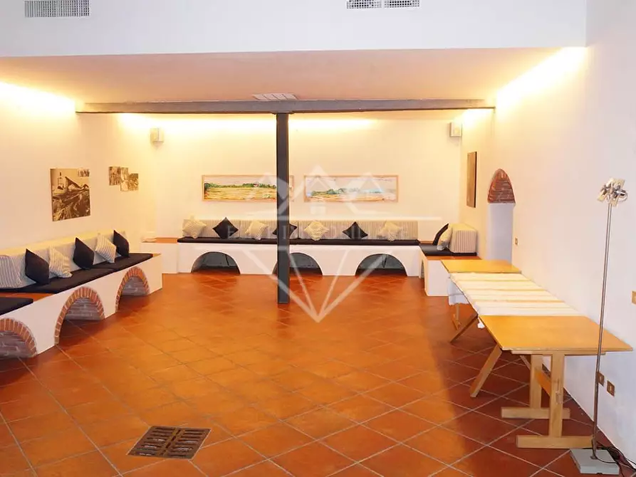 Immagine 18 di Villa in vendita  a Carrara