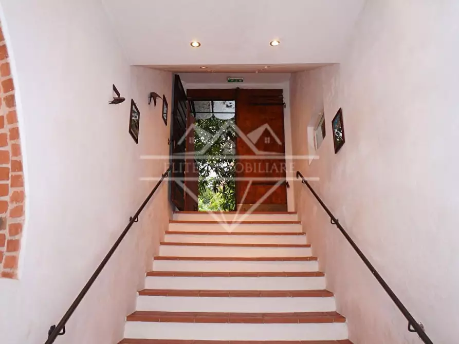 Immagine 21 di Villa in vendita  a Carrara