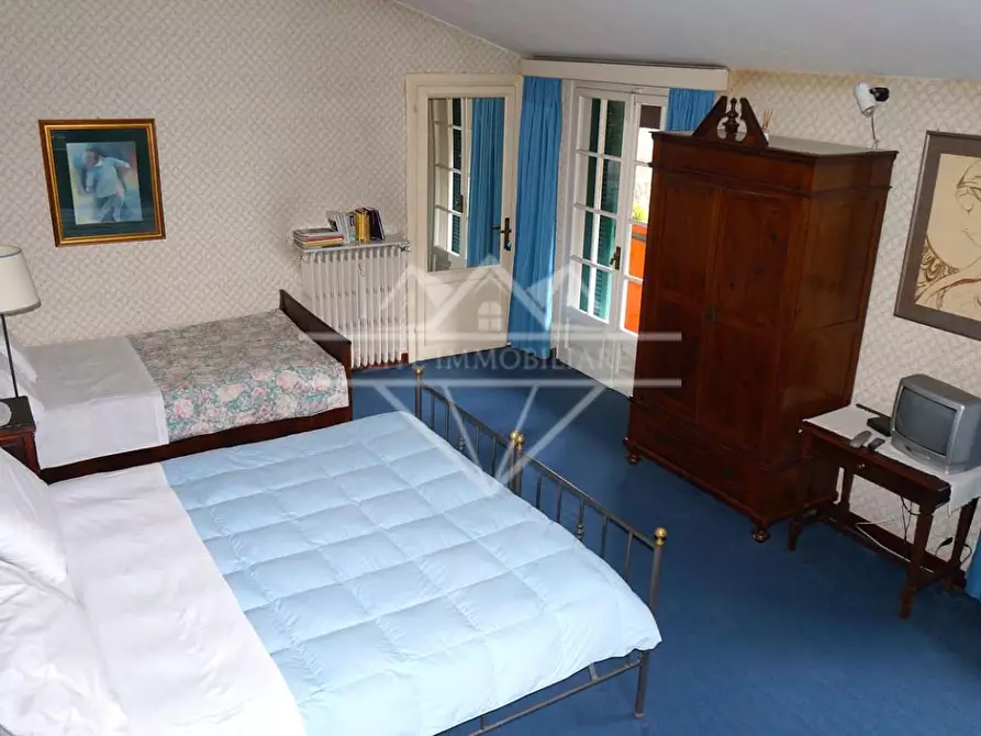 Immagine 12 di Villa in vendita  a Carrara