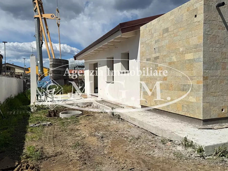 Immagine 17 di Casa indipendente in vendita  a Calcinaia