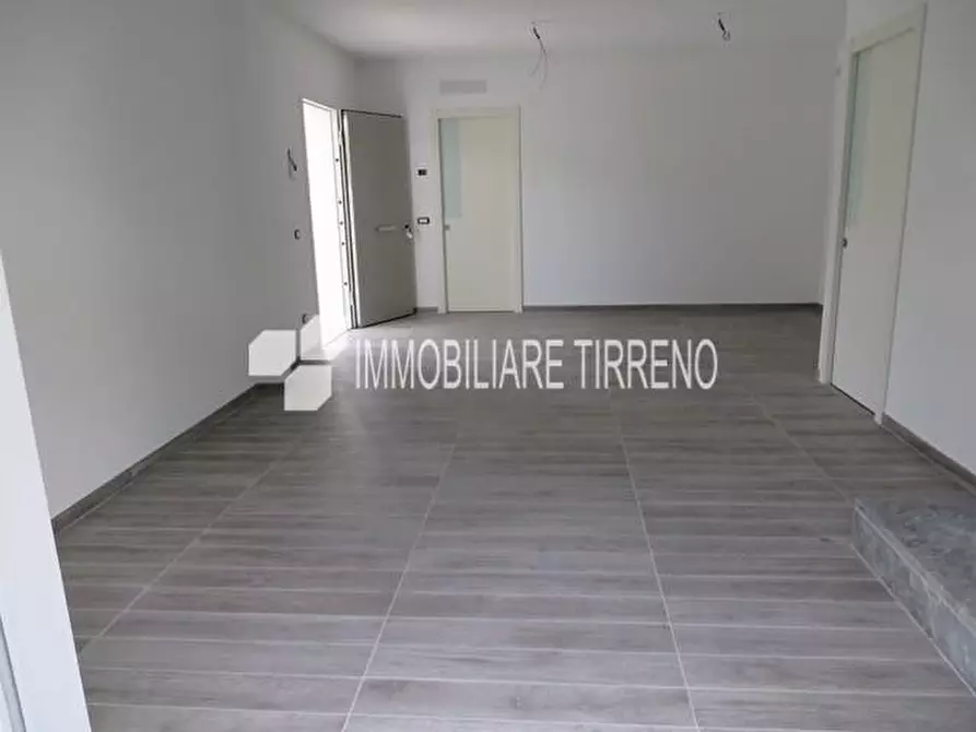 Immagine 7 di Villa in vendita  a Montignoso