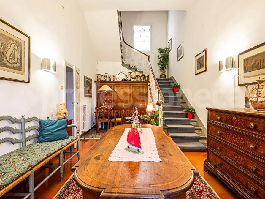 Immagine 8 di Villa in vendita  a Pisa