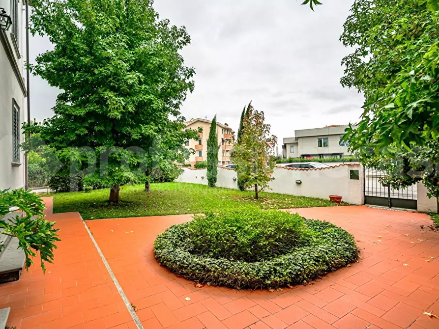 Immagine 3 di Villa in vendita  a Pisa