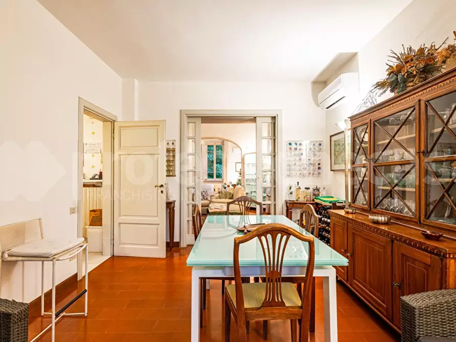 Immagine 16 di Villa in vendita  a Pisa