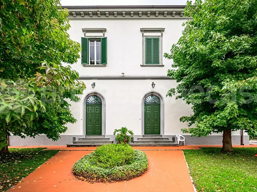 Immagine 1 di Villa in vendita  a Pisa