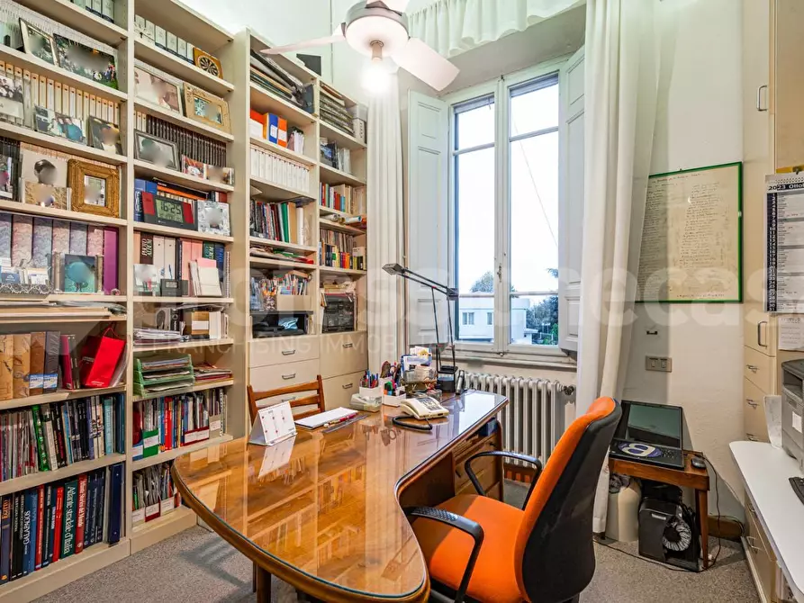 Immagine 22 di Villa in vendita  a Pisa