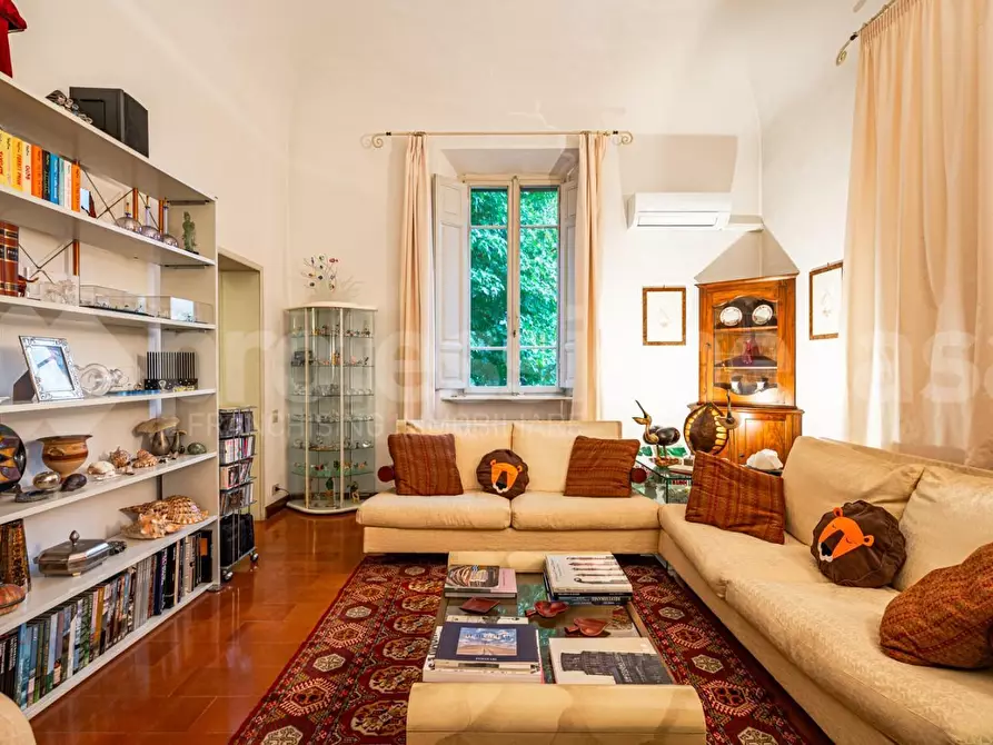 Immagine 9 di Villa in vendita  a Pisa