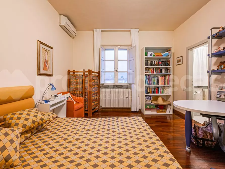 Immagine 18 di Villa in vendita  a Pisa