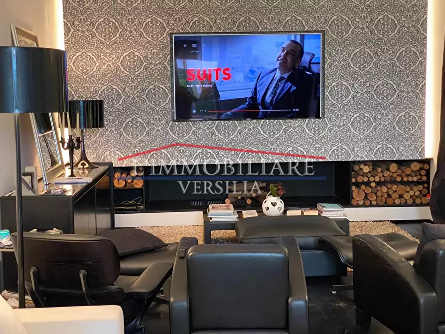 Immagine 10 di Villa in vendita  a Forte Dei Marmi