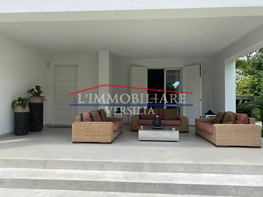 Immagine 7 di Villa in vendita  a Forte Dei Marmi