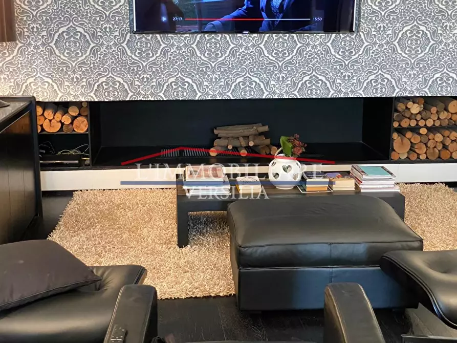 Immagine 11 di Villa in vendita  a Forte Dei Marmi