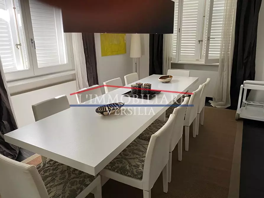 Immagine 14 di Villa in vendita  a Forte Dei Marmi