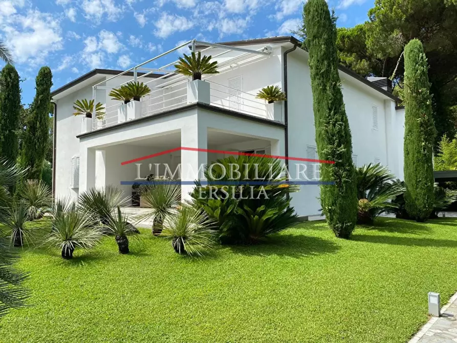 casa indipendente in vendita a Forte dei Marmi in zona Roma Imperiale
