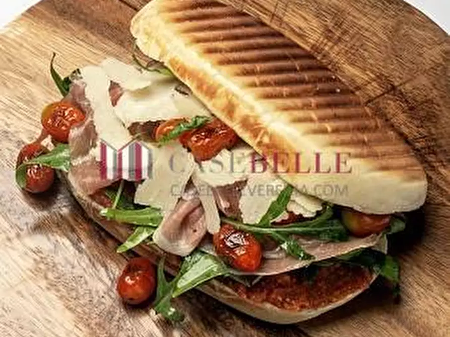 Immagine 3 di Bar / Ristorante in affitto  a Viareggio
