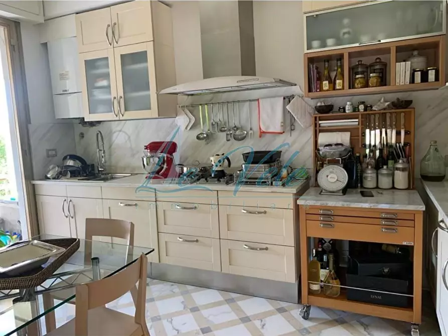 Immagine 7 di Appartamento in vendita  a Massa